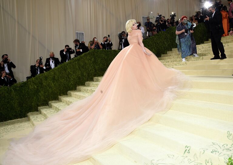 Билли Айлиш на балу Института костюма Met Gala в Нью-Йорке