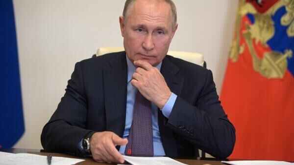 LIVE: Путин проводит встречу с членами Совета Безопасности