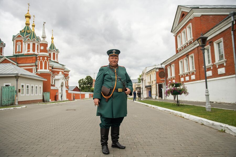 Городовой на территории культурно-исторического комплекса Коломенский кремль в Коломне