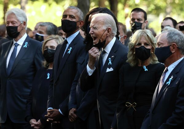 Президент Джо Байден во время ежегодной церемонии памяти 9/11 в Национальный мемориал и музей 11 сентября в Нью-Йорке
