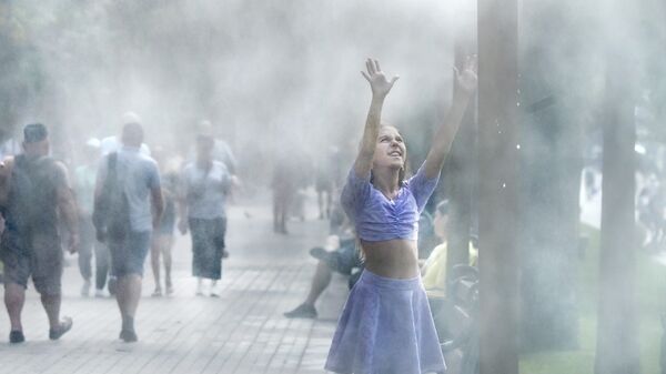Девушка на улице Киева 