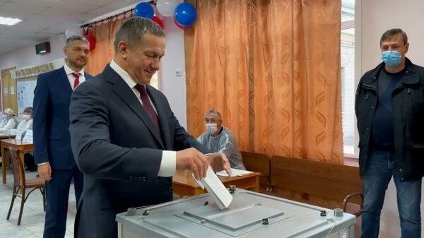Вице-премьер Юрий Трутнев проголосовал на участке в Чите 