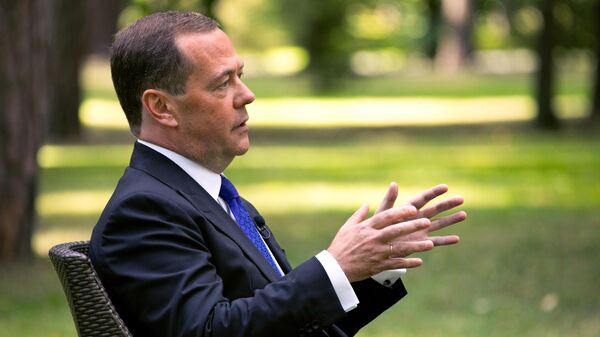 Заместитель председателя Совета безопасности РФ Дмитрий Медведев во время интервью телекомпании Deutsche Welle.