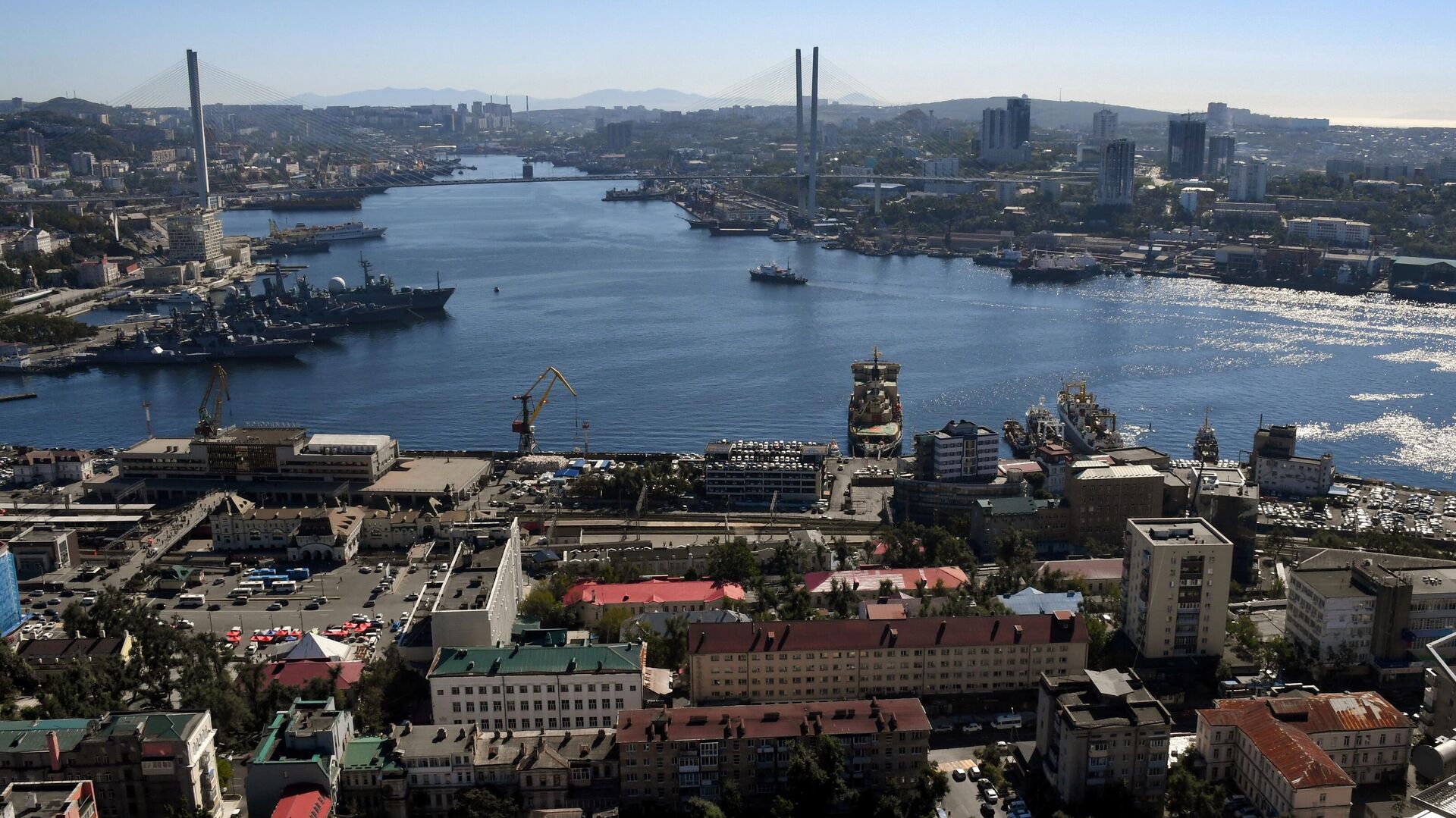 Вид на Золотой мост через бухту Золотой рог во Владивостоке1
