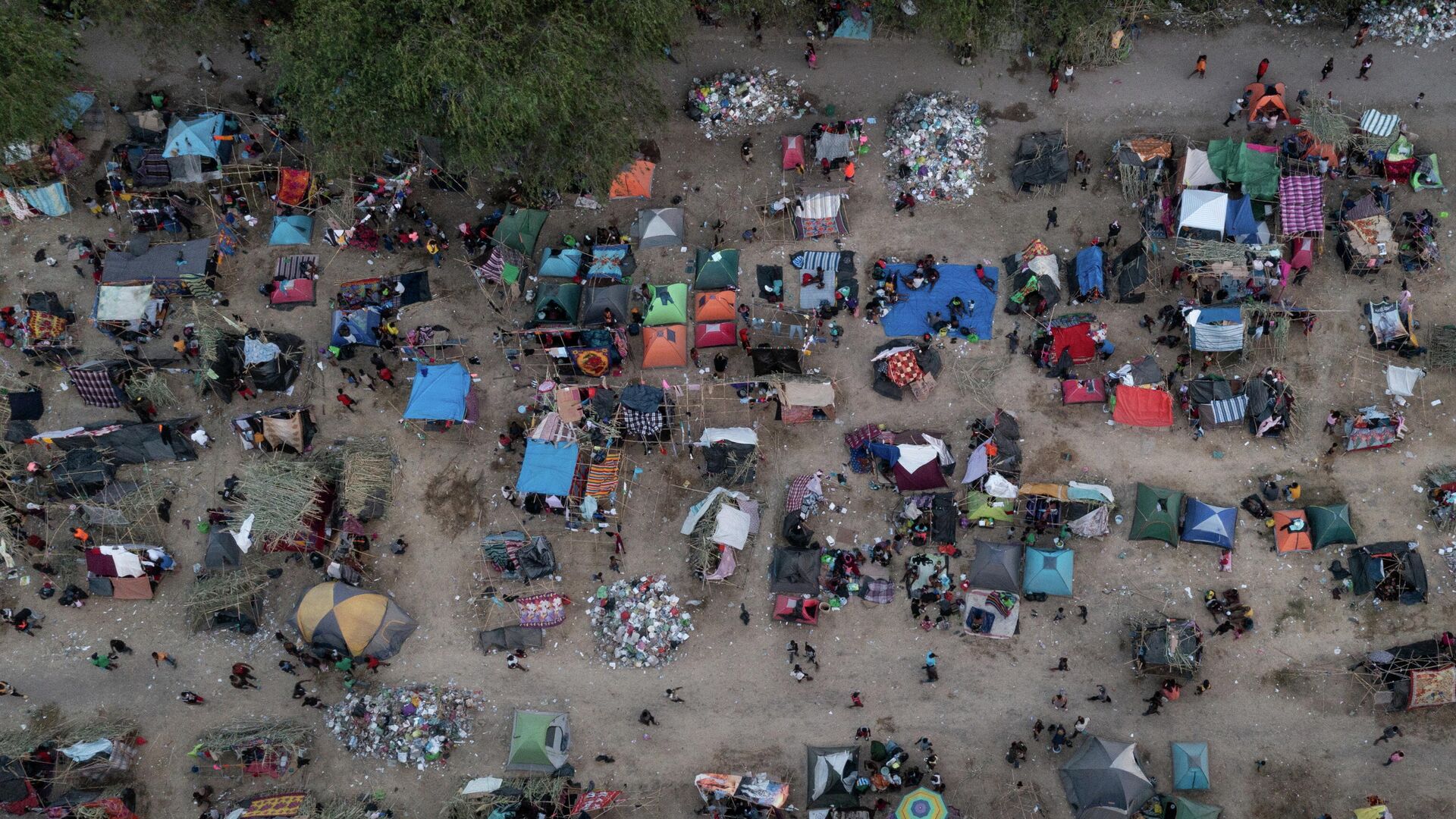 Лагерь мигрантов в городе Дель-Рио, штат Техас, США - РИА Новости, 1920, 21.09.2021