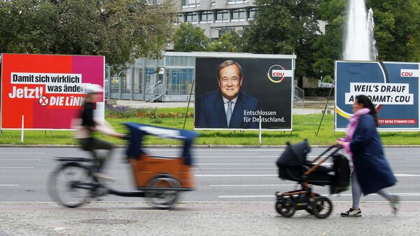 Рекламные щиты с предвыборными плакатами в Берлине, Германия