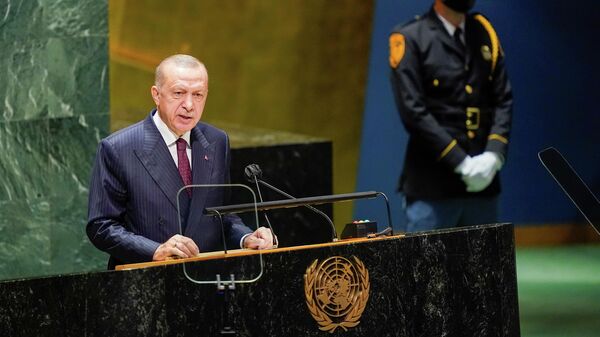 Президент Турции Тайип Эрдоган выступает на сессии Генеральной Ассамблеи ООН в Нью-Йорке