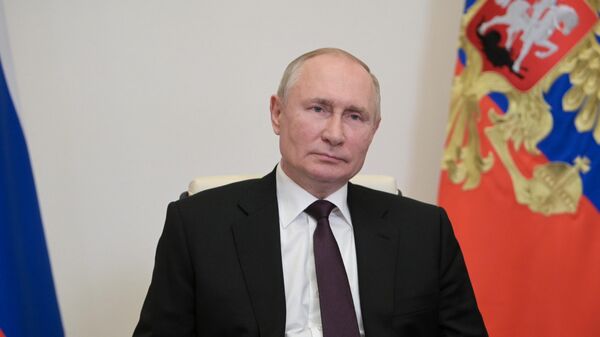 Президент РФ Владимир Путин проводит встречу в формате видеоконференции с главой Республики Адыгея Муратом Кумпиловым