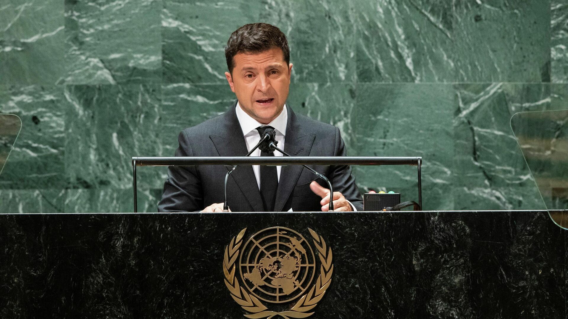 Президент Украины Владимир Зеленский во время выступления на Генассамблее ООН в Нью-Йорке - РИА Новости, 1920, 23.09.2021
