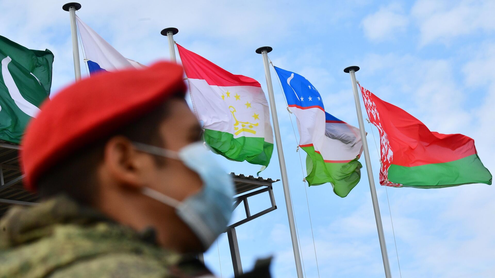 Государственные флаги во время антитеррористических учений стран – членов ШОС1