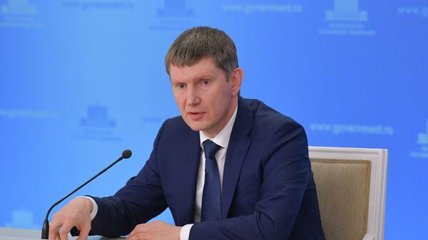 Министр экономического развития РФ Максим Решетников во время брифинга