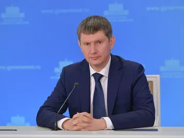 Министр экономического развития РФ Максим Решетников во время брифинга