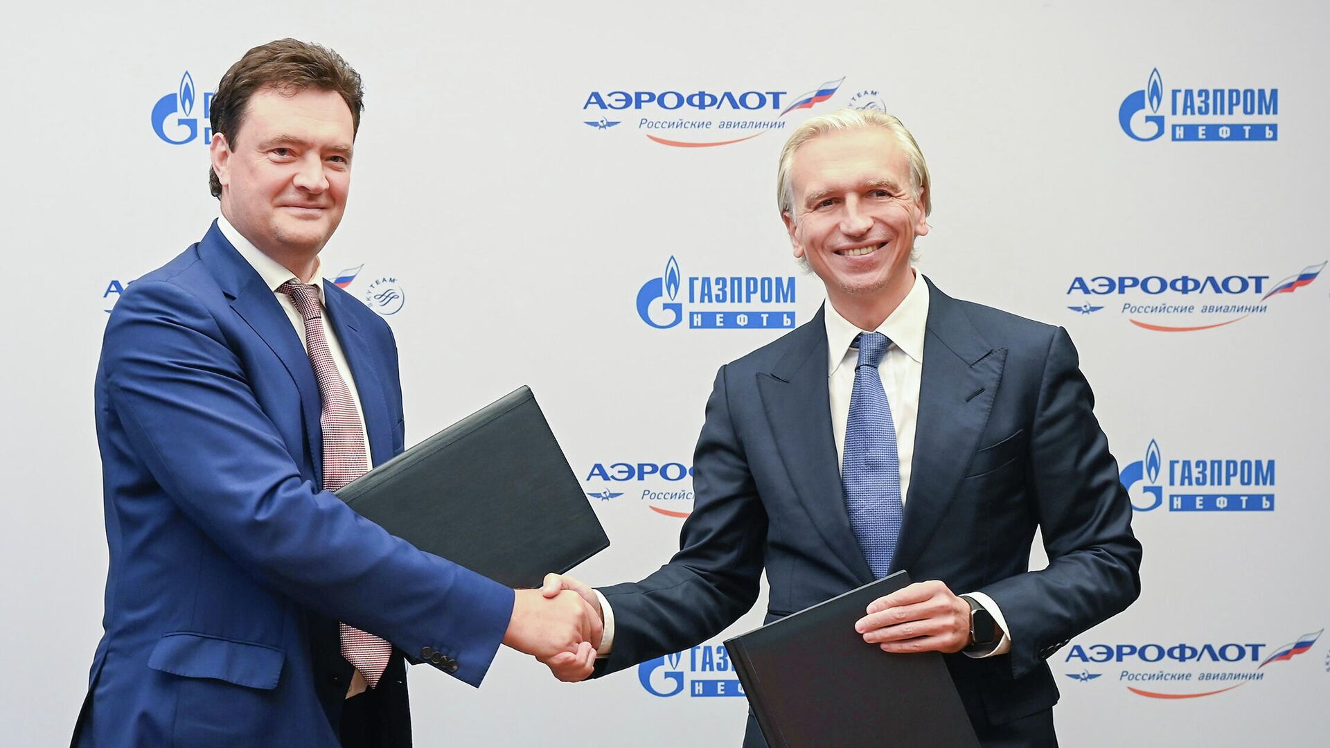 Газпром нефть и Аэрофлот заключили соглашение для разработки в России производства зелёного авиационного топлива - РИА Новости, 1920, 23.09.2021