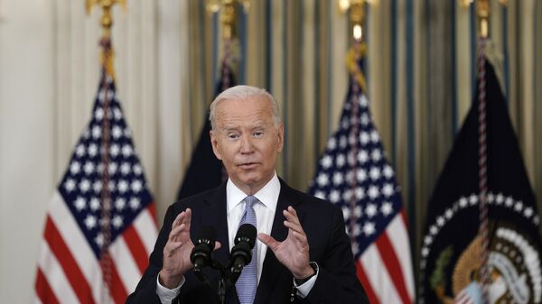 Президент США Джо Байден выступает на пресс-конференции, посвященной ситуации с коронавирусом, в Белом доме в Вашингтоне