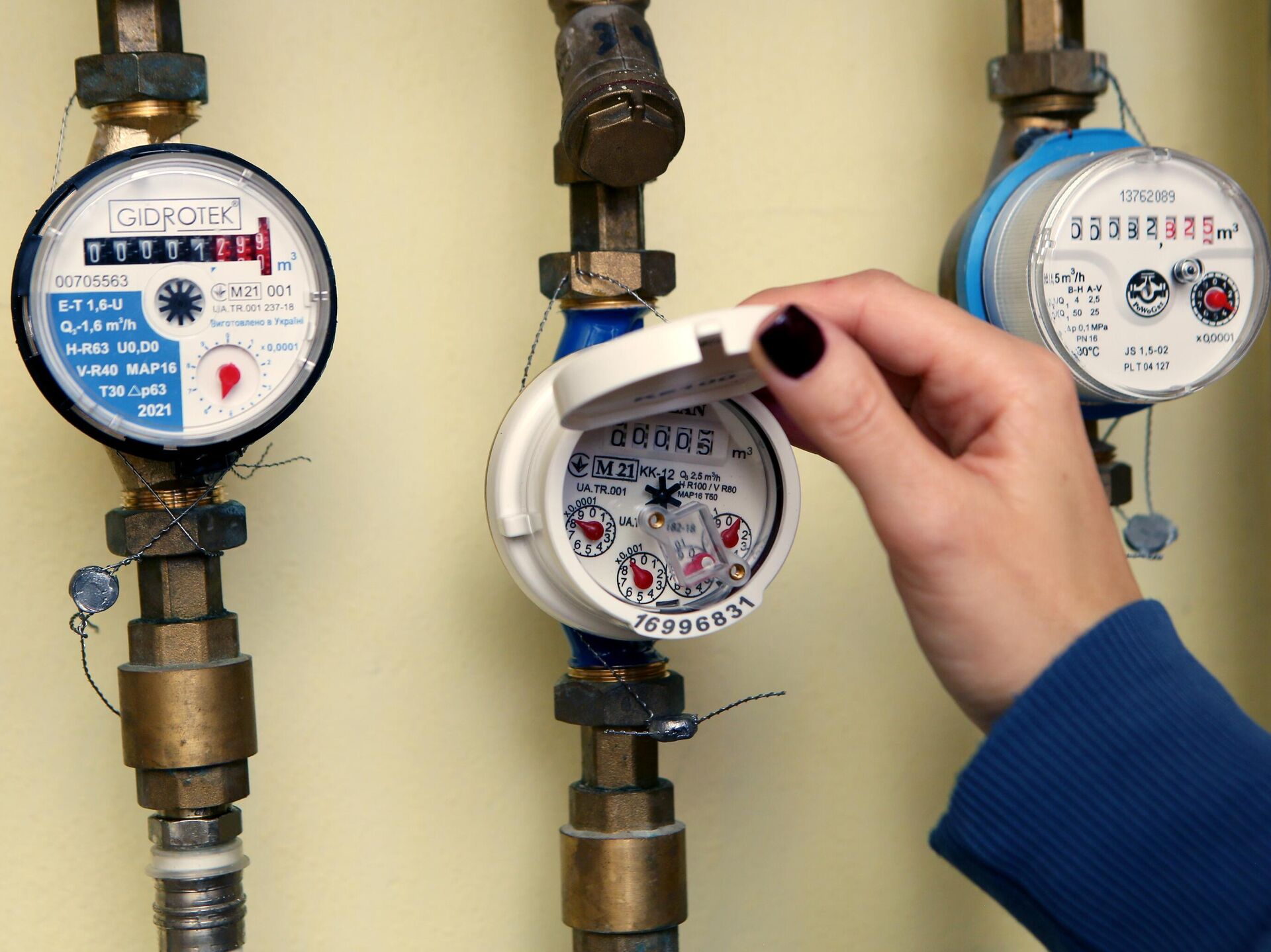 Замена счетчиков воды в Москве - цены на замену водосчетчиков в квартире | СпецМонтаж