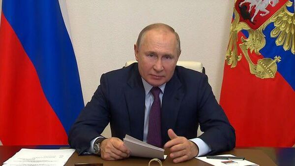 Путин поздравил Единую Россию с убедительной победой на выборах