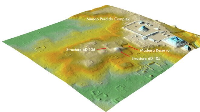 Лидарный анализ показал, что территория, которую когда-то считали естественными холмами (в центре), недалеко от комплекса Затерянный мир Тикаля (справа), на самом деле представляет собой разрушенную цитадель возрастом 1800 лет - РИА Новости, 1920, 28.09.2021