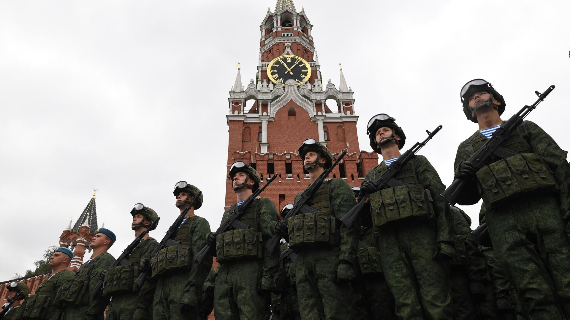 Становиться войско. Армия. Армия России. Российские военные. Армия РФ.