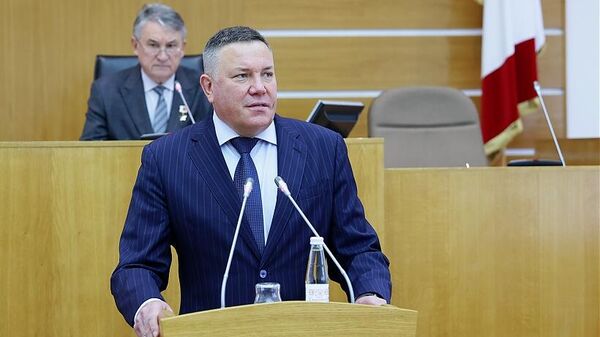 Губернатор Олег Кувшинников на сессии обновленного парламента Вологодчины 