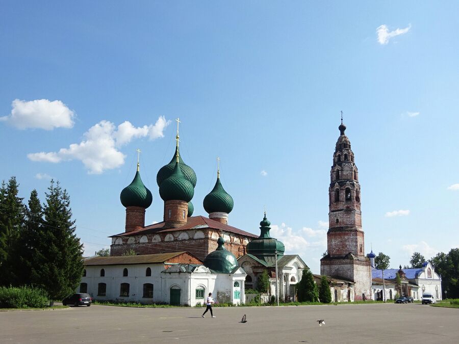 Ансамбль Великосельского кремля