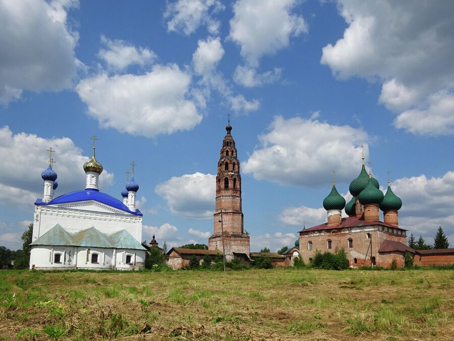 Ансамбль Великосельского кремля