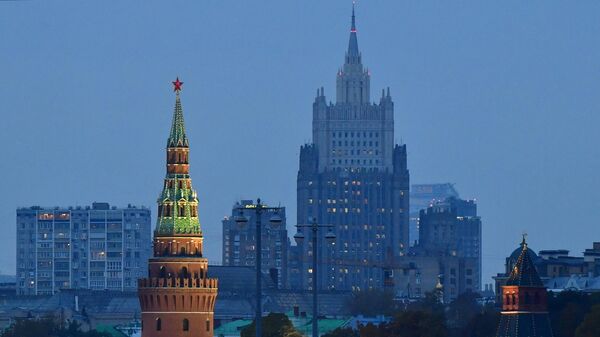 Московский Кремль и здание МИД России