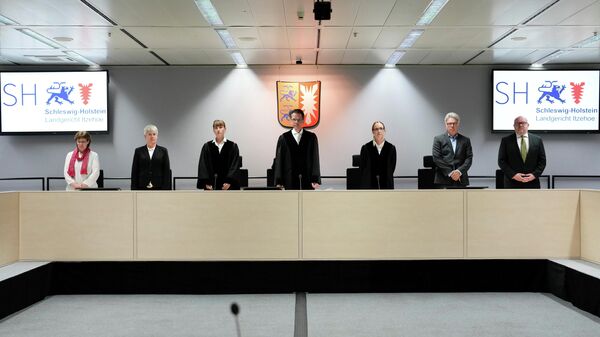 Заседание суда немецкого города Итцехо по делу 96-летней экс-секретарши концлагеря Штутгоф Ирмгард Фюрхнер