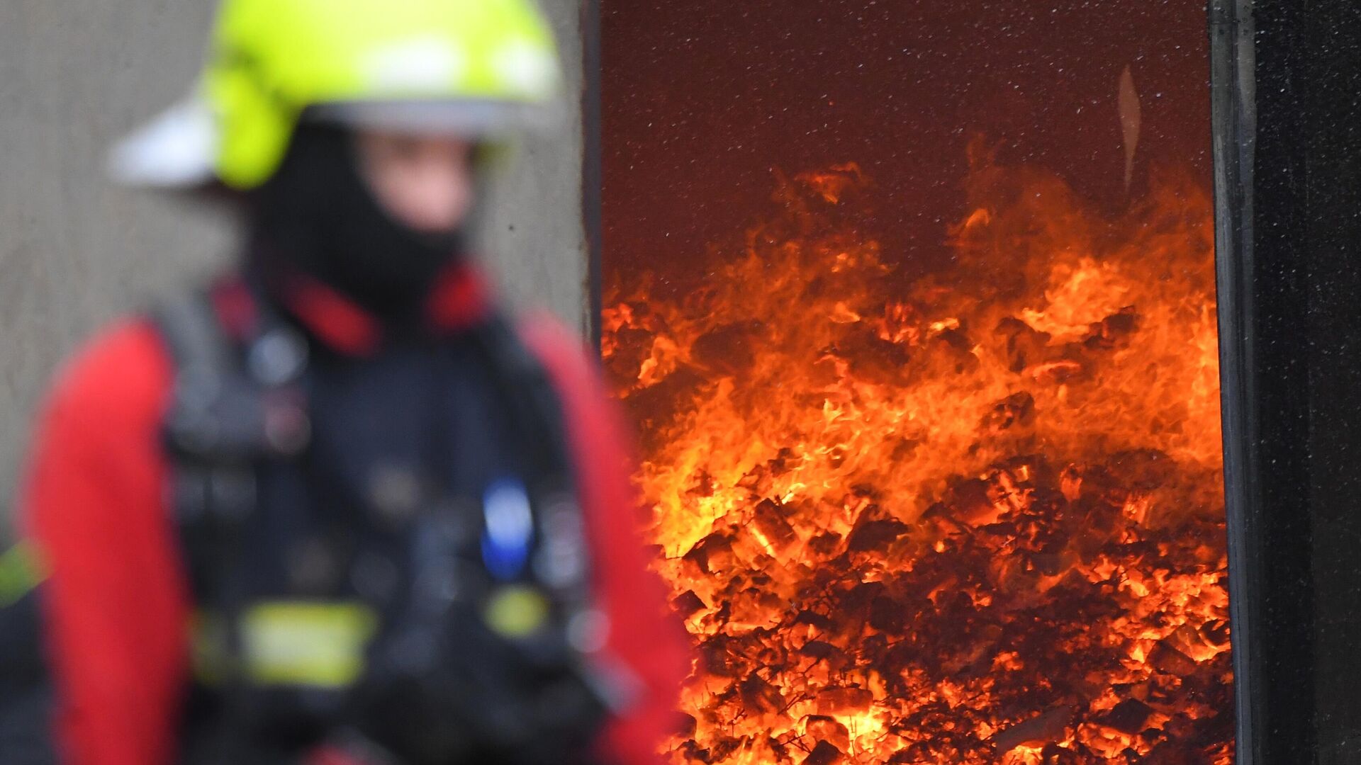 В Ульяновской области загорелся цех на девяти тысячах квадратных метрах