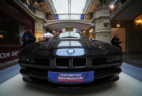 Автомобиль BMW 850 Koenig Specials, представленный на выставке редких спорткаров в ГУМе в рамках ГУМ Янгтаймер Ралли