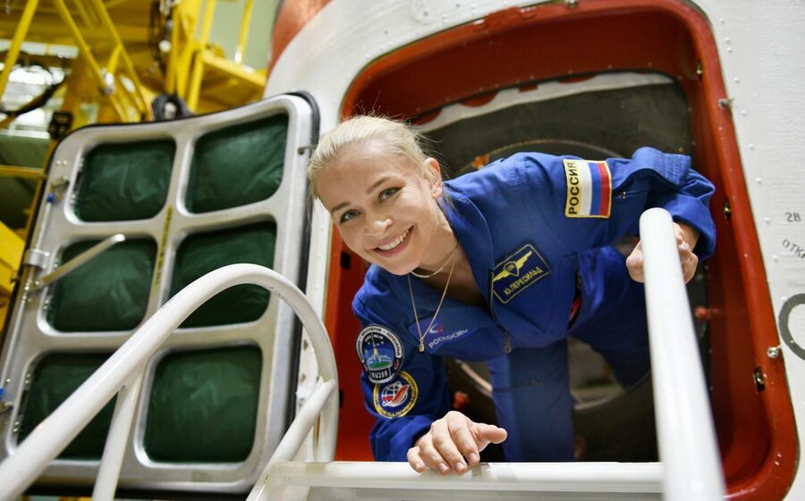 Юлия Сергеевна Пересильд во время тренировок для полета в космос
