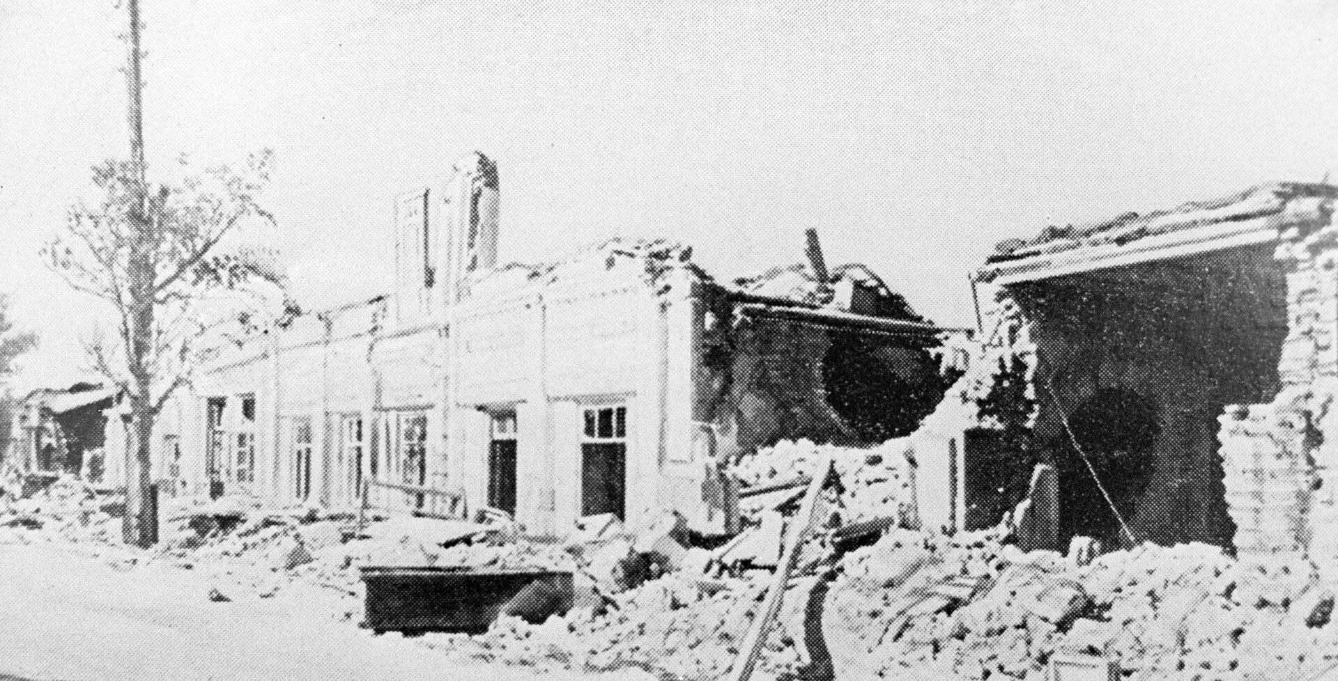 Последствия землетрясения на улице имени I мая в Ашхабаде, 6 октября 1948 года - РИА Новости, 1920, 04.10.2021
