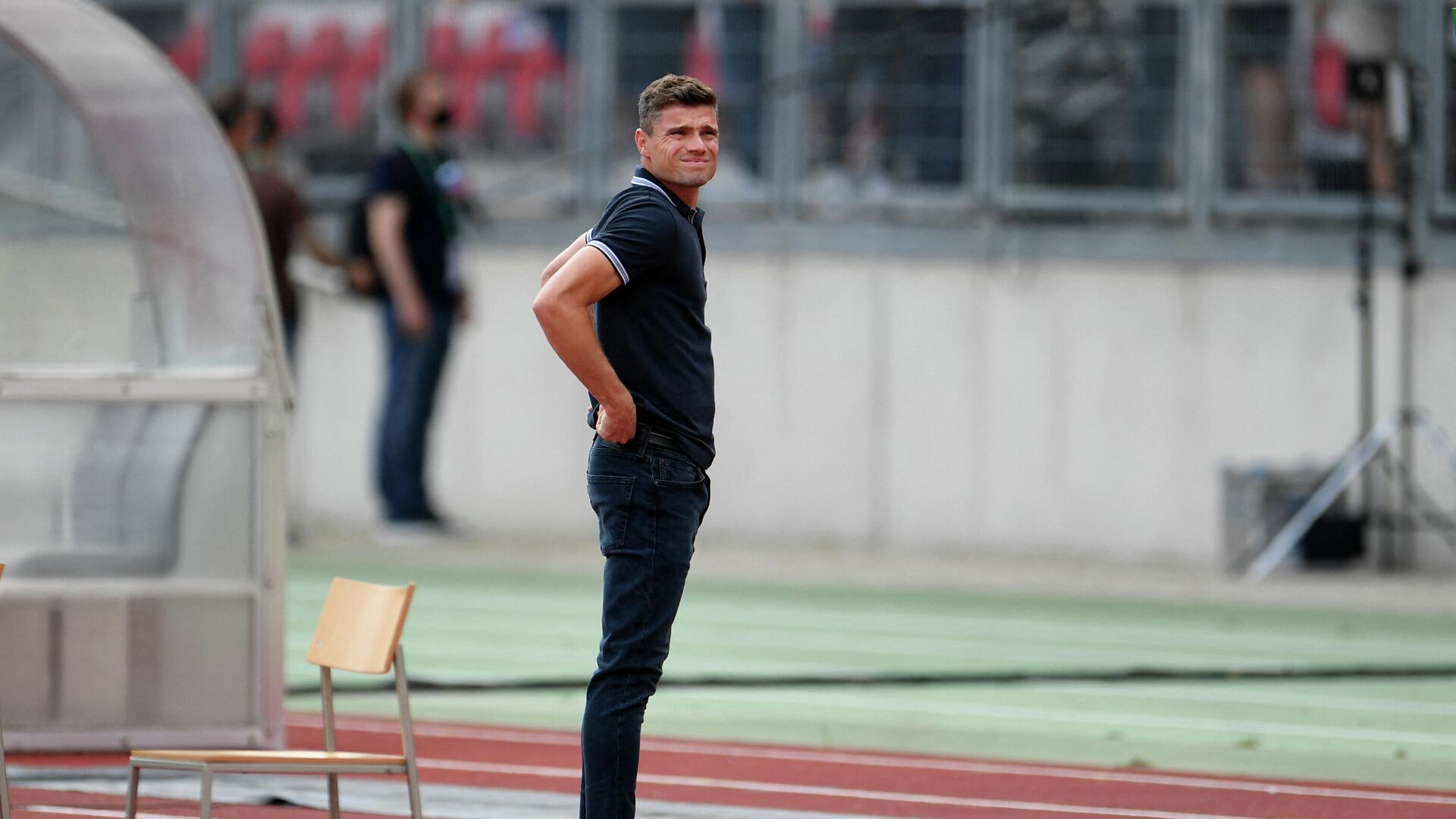 Nuremberg's German head coach Robert Klauss is pictured prior to the first round match of the German Cup of the DFB German Football Association (Deutscher Fussball-Bund) FC Nuremberg vs RB Leipzig on September 12, 2020 at the Max-Morlock stadium in Nuremberg, southern Germany. (Photo by ANDREAS GEBERT / POOL / AFP) / DFB REGULATIONS PROHIBIT ANY USE OF PHOTOGRAPHS AS IMAGE SEQUENCES AND/OR QUASI-VIDEO. - РИА Новости, 1920, 04.10.2021