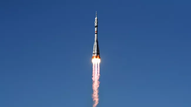 Запуск ракеты-носителя с космическим кораблем Союз МС-19 со стартового комплекса Восток №31 космодрома Байконур