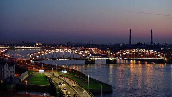Вид на Большеохтинский мост в Санкт-Петербурге