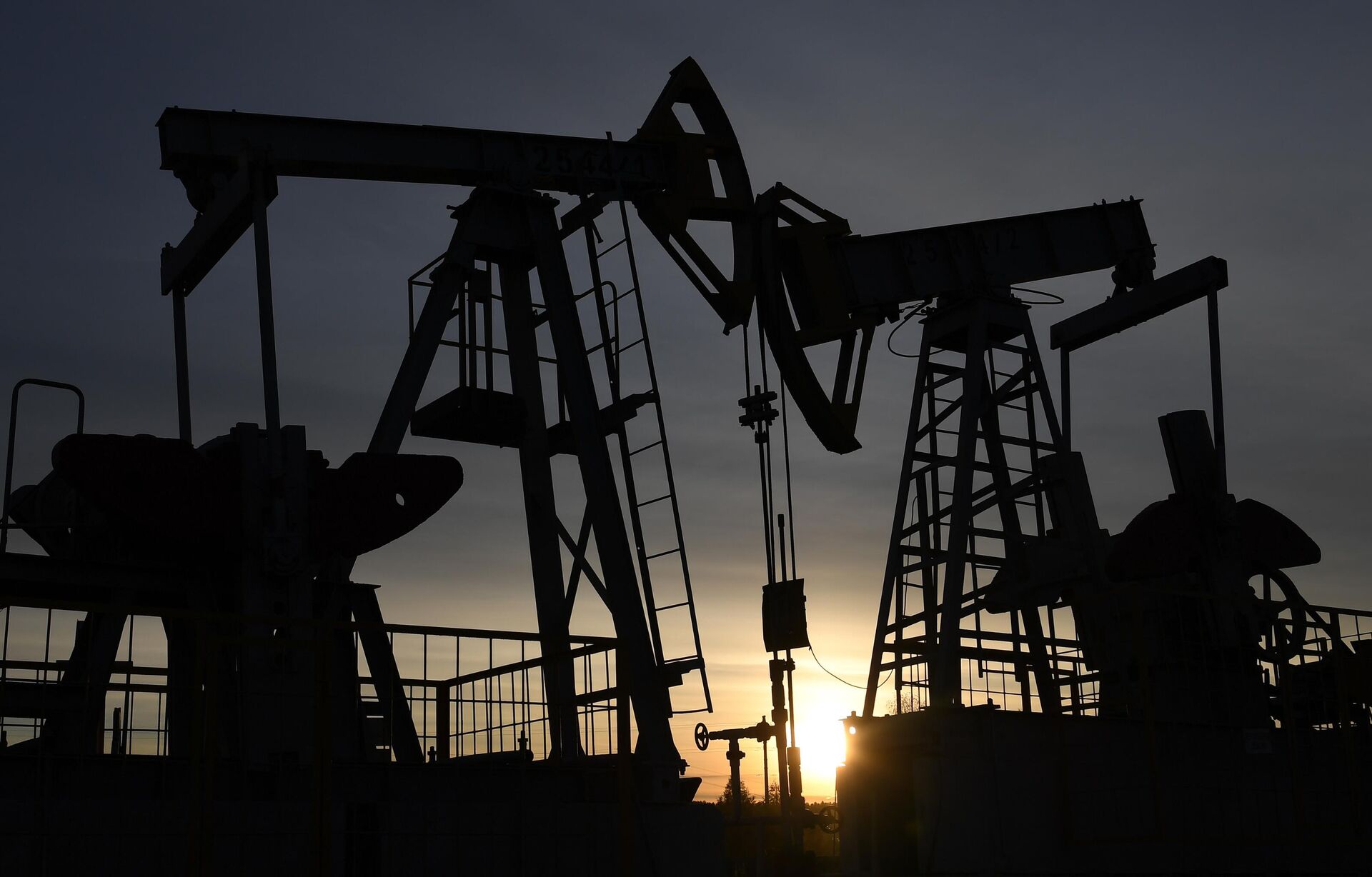 Нефть на максимуме: вырастет ли следом и рубль