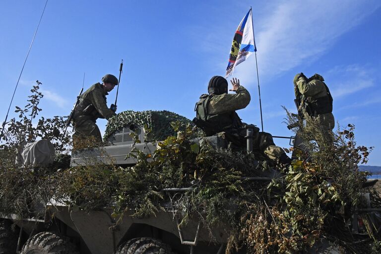 Военнослужащие во время учений Тихоокеанского флота на полигоне Клерк в Приморском крае