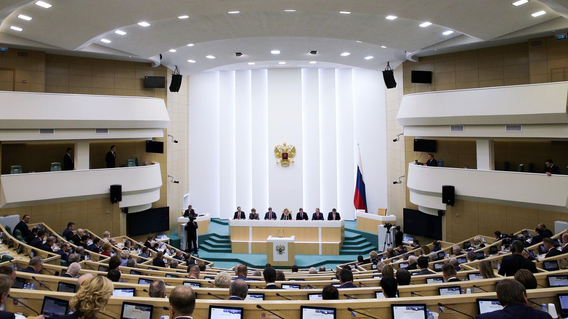 В Госдуме ответили на вопрос, введут ли режим нерабочих дней для депутатов