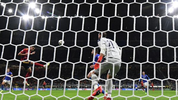 Ферран Торрес забивает гол в полуфинале Лиги наций между сборными Испании и Италии