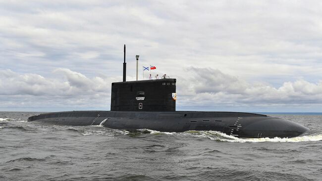 Дизель-электрическая подводная лодка Петропавловск-Камчатский проекта 636.3 Варшавянка в Финском заливе