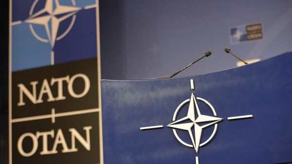 Унылая дыра. НАТО в два раза сокращает российскую миссию при альянсе