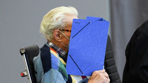 100-летний экс-охранник концлагеря Заксенхаузен во время суда в Бранденбурге