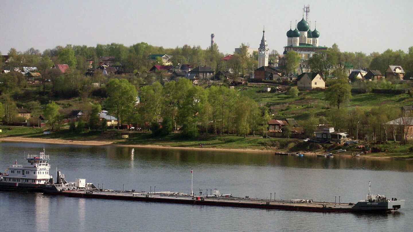 Воскресенский собор Тутаев вид с Волги