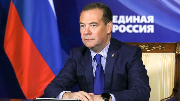 ЕР оправдает полученный на выборах кредит доверия, пообещал Медведев
