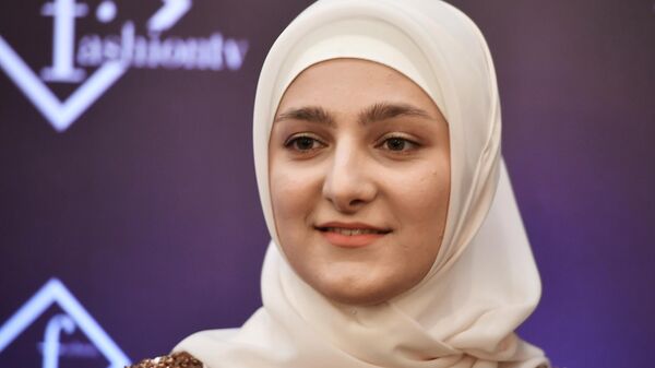 Старшую дочь Кадырова наградили медалью "За защиту прав человека"