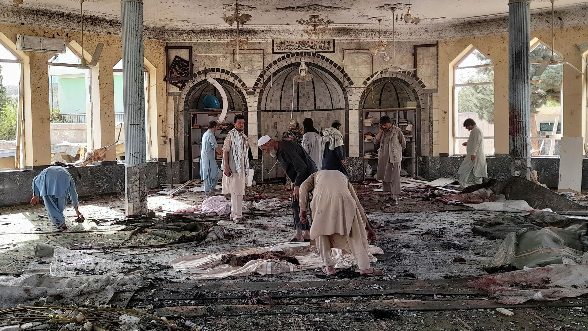 Место взрыва в мечети в афганской провинции Кундуз - РИА Новости, 1920, 08.10.2021