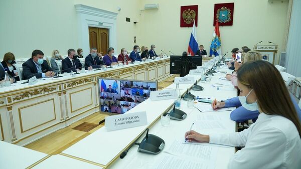 Азаров обсудил с общественностью, как избежать локдауна в Самарской области