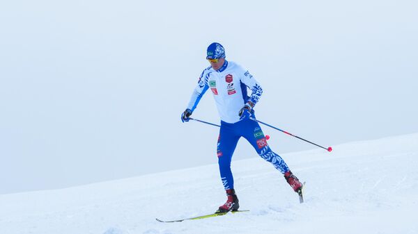 Российский лыжник Максим Вылегжанин на предсезонной тренировке в австрийском Рамзау.