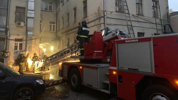 Пожар в доме в Нижнем Кисельном переулке в Москве