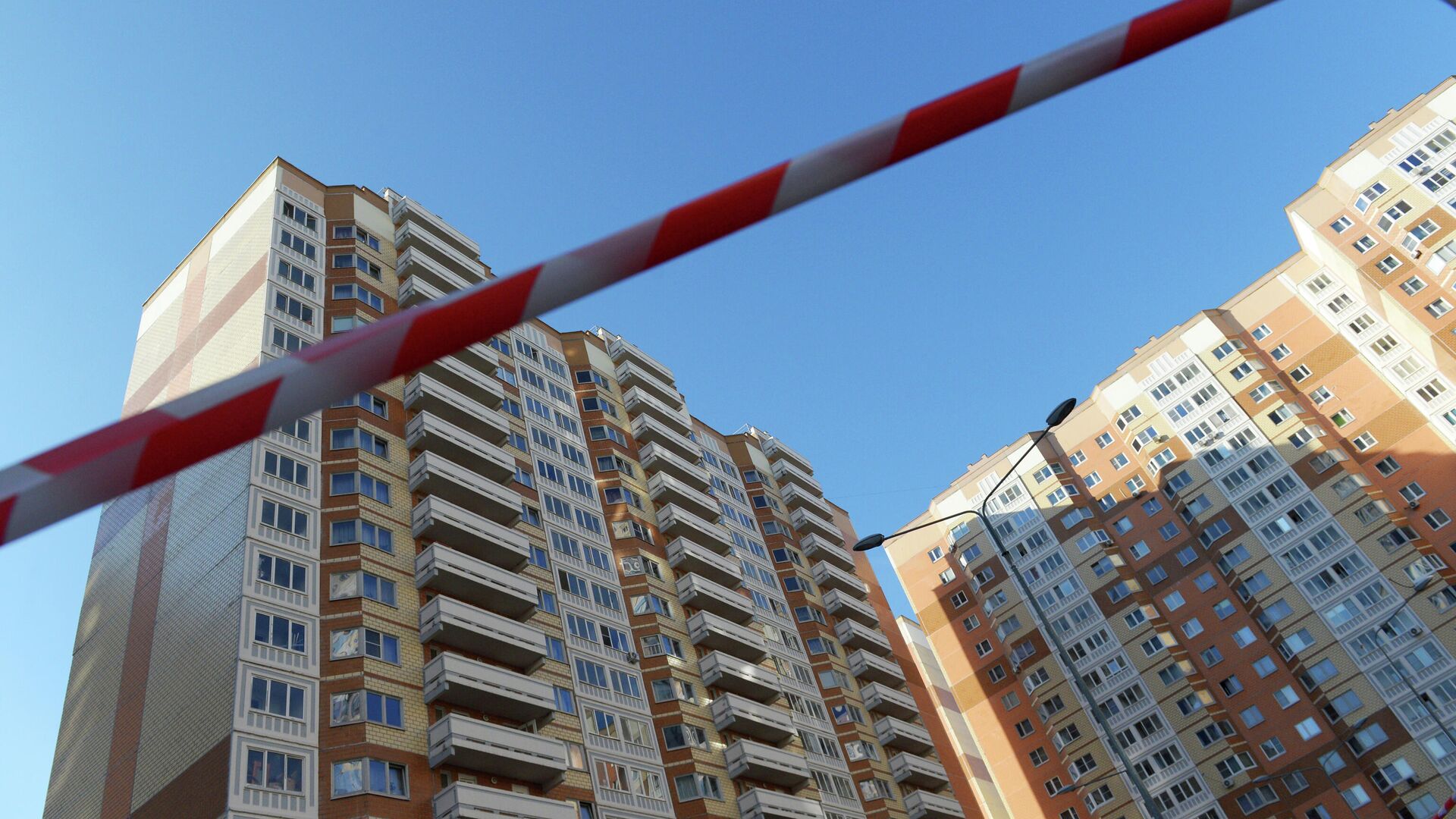 Жилой дом на улице Левобережной в Москве, где были обнаружены тела женщины и двух детей - РИА Новости, 1920, 11.10.2021