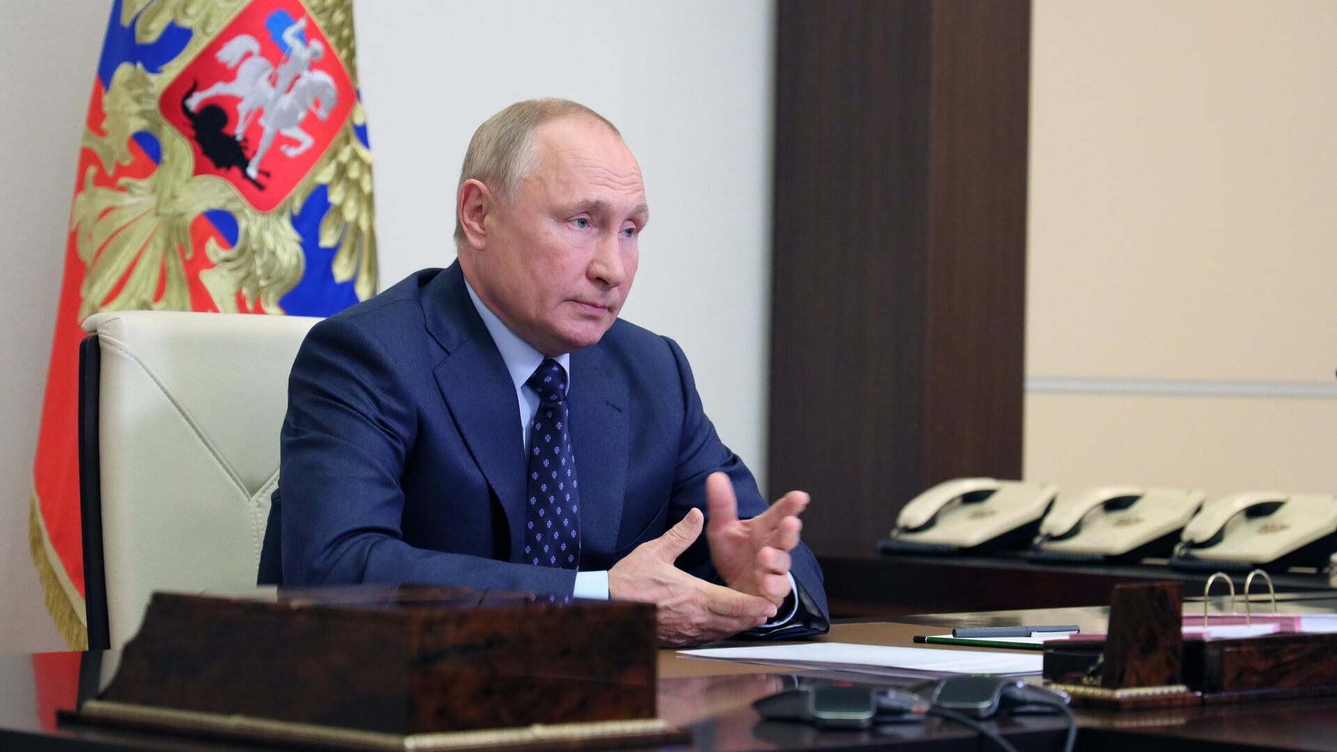 Путин назвал глобальные цифровые платформы эфемерностью